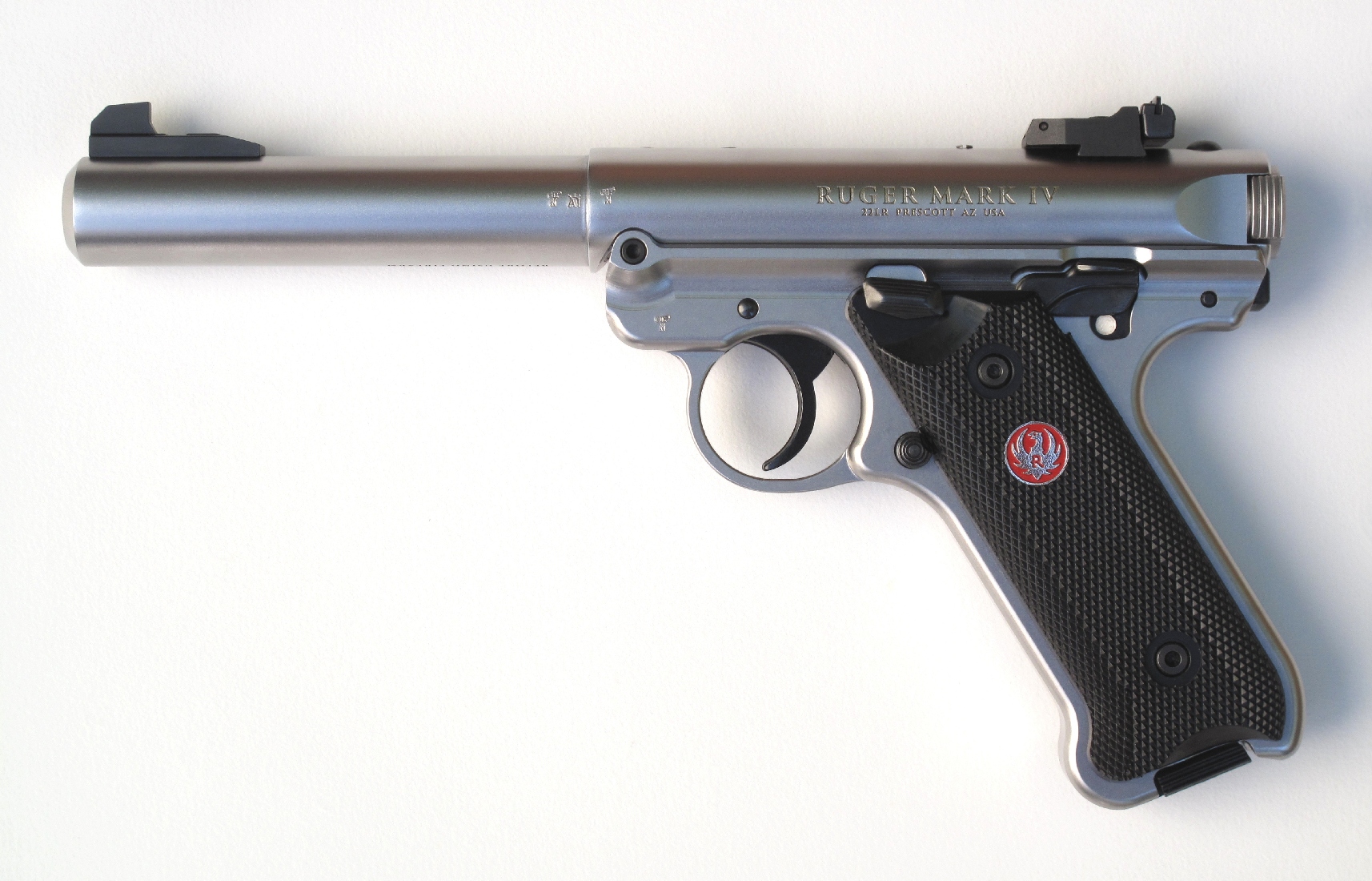 Pistolet semi-automatique Ruger Mark IV Target calibre .22 Longt Rifle.