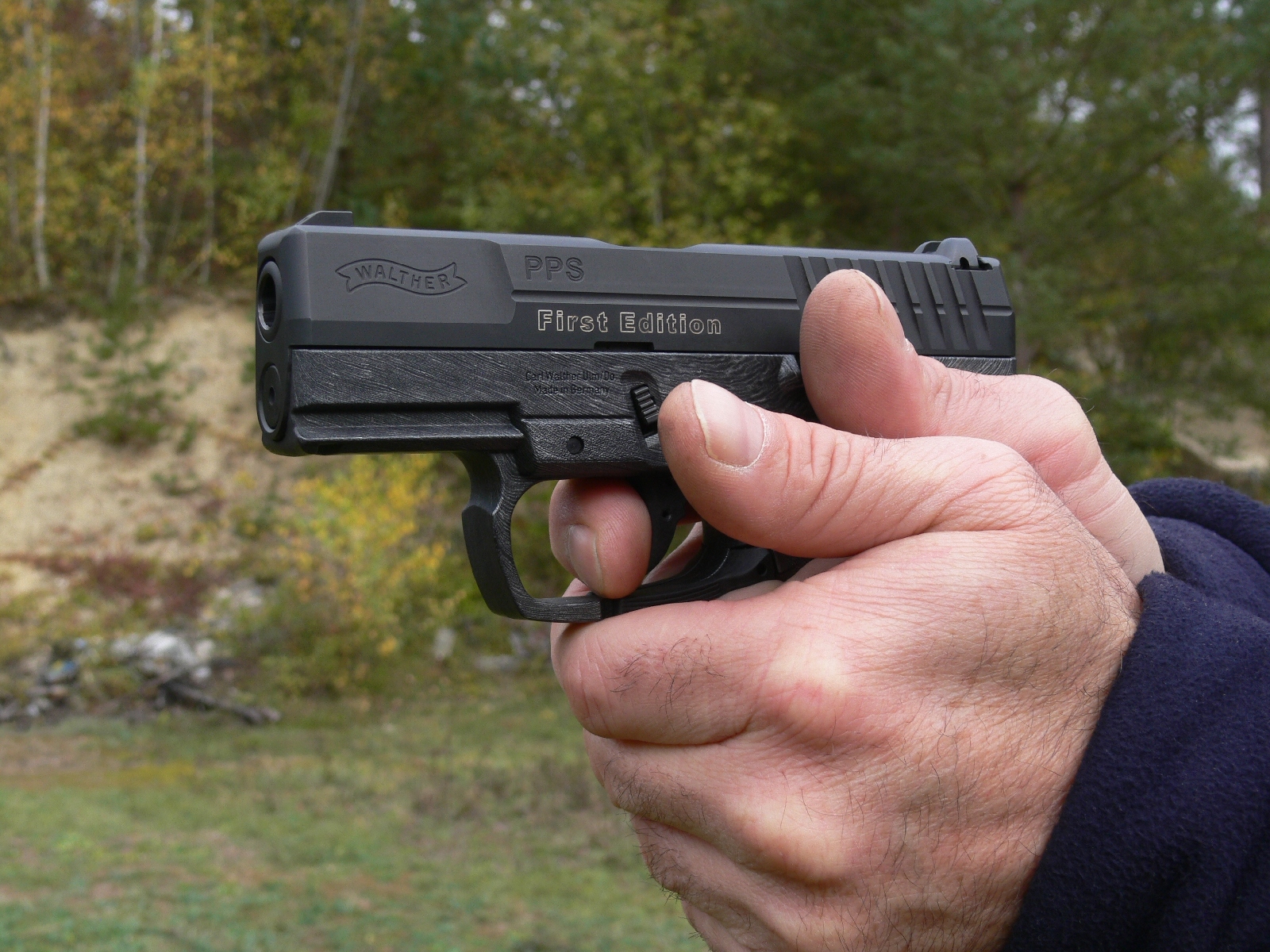 Pistolet Walther modèle PPS en calibre 9mm Parabellum lors de notre banc d'essai réalisé en 2007.