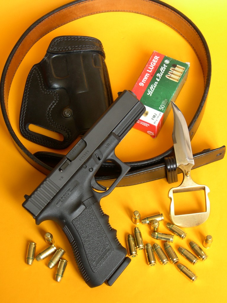 Pistolet Glock 17 équipé du silencieux Stopson SP1 / calibre 9 mm Parabellum